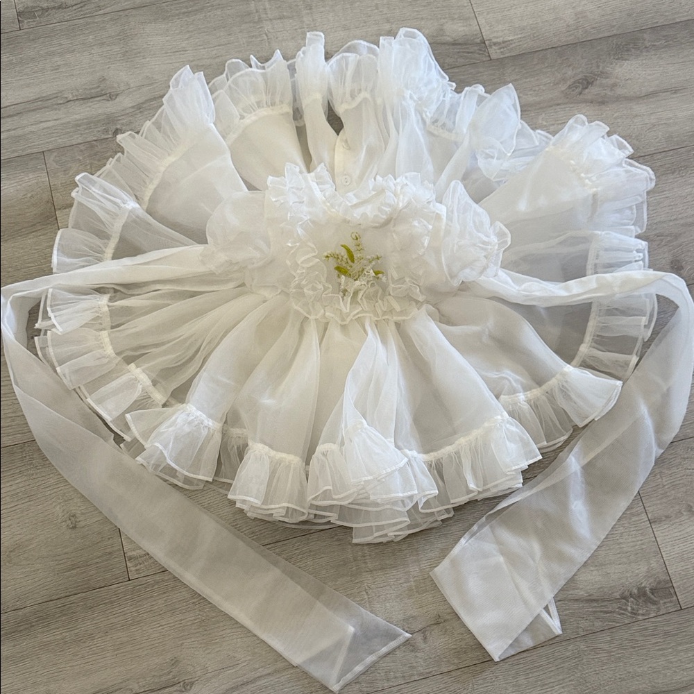 Elegant White Ruffled Tulle Skirt